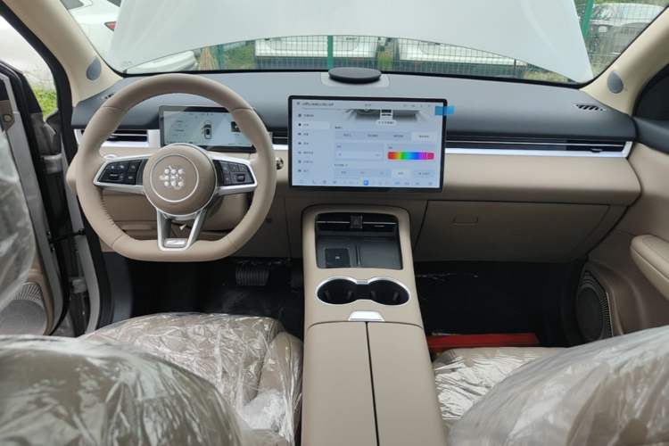 Used Landian E5 PLUS 2026 Model 230km Ultra-Long-Range Version Ultra 5-seater Center Console