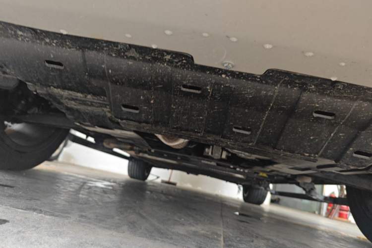 Used Landian E5 PLUS 2026 Model 230km Ultra-Long-Range Version Ultra 5-seater Chassis Front