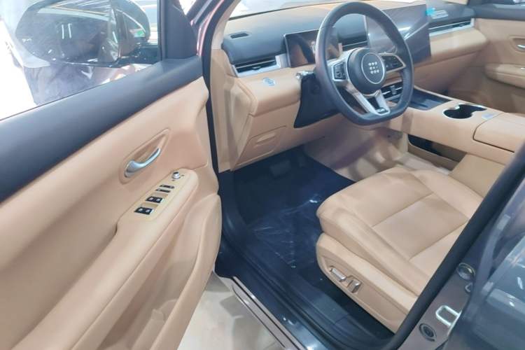 Used Landian E5 PLUS 2026 Model, 165km Long-Range First-Adoption Edition, 7-seater Driver Seat