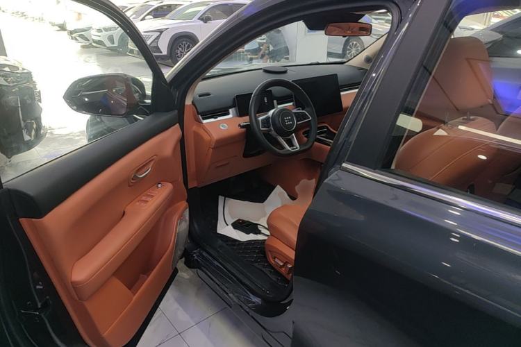 Used Landian E5 PLUS 2026 Model 165km Long-Range First-Adoption Version Ultra 7-seater Driver Seat