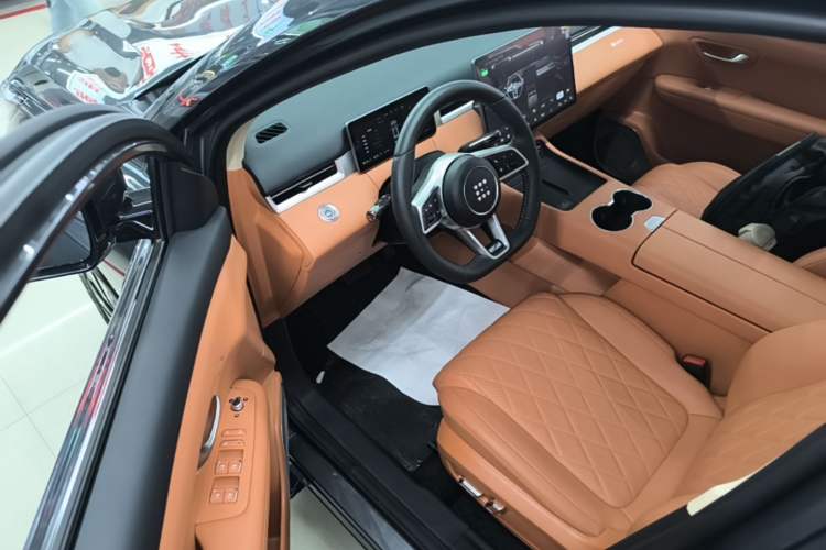 Used Landian E5 PLUS 2026 Model 165km Long-Range First-Adoption Version Ultra 7-seater Driver Seat