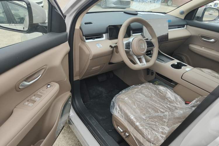 Used Landian E5 PLUS 2026 Model 230km Ultra-Long-Range Version Ultra 7-seater Driver Seat
