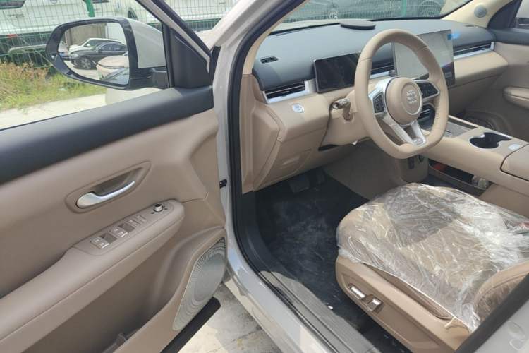 Used Landian E5 PLUS 2026 Model 230km Ultra-Long-Range Version Ultra 5-seater Driver Seat