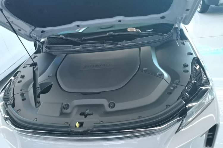 Used Landian E5 PLUS 2026 Model Standard-Range All-Wheel-Drive Performance Version Ultra Engine Bay