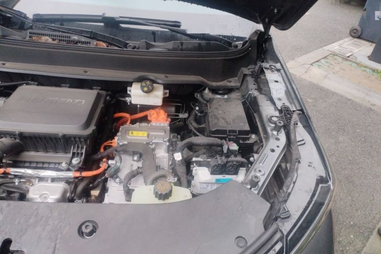 Used Landian E5 PLUS 2026 Model 165km Long-Range First-Adoption Version Ultra 7-seater Engine Bay Left