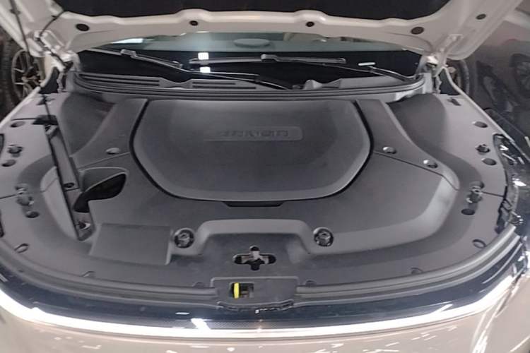 Used Landian E5 PLUS 2026 Model Standard-Range All-Wheel-Drive Performance Version Ultra Engine Bay