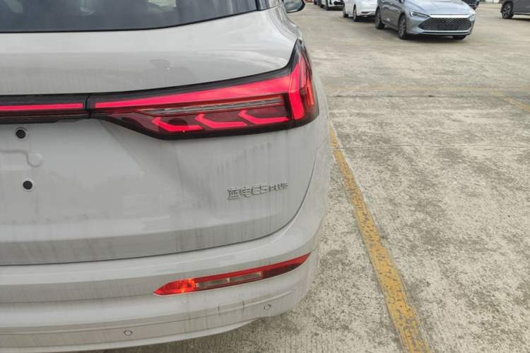 Used Landian E5 PLUS 2026 Model 230km Ultra-Long-Range Version Ultra 7-seater Exterior 3