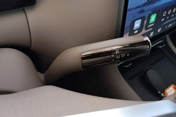 Used Landian E5 PLUS 2026 Model 230km Ultra-Long-Range Version Ultra 7-seater Gear Lever