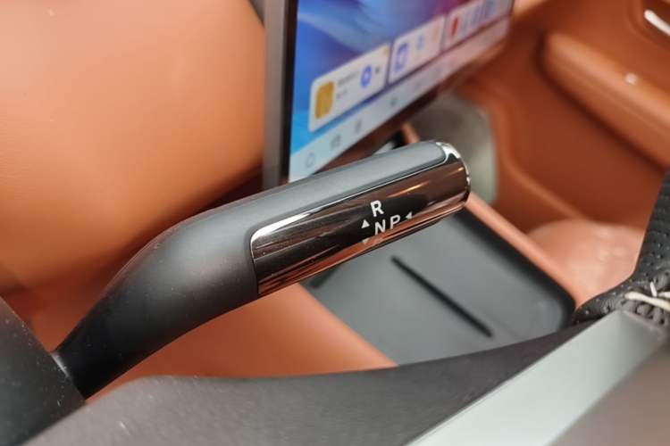 Used Landian E5 PLUS 2026 Model, 165km Long-Range First-Adoption Edition Max, 7-seater Gear Lever