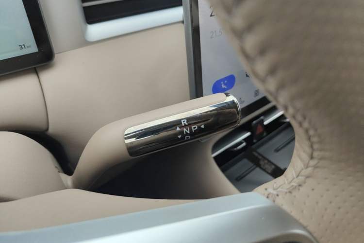 Used Landian E5 PLUS 2026 Model 230km Ultra-Long-Range Version Ultra 7-seater Gear Lever