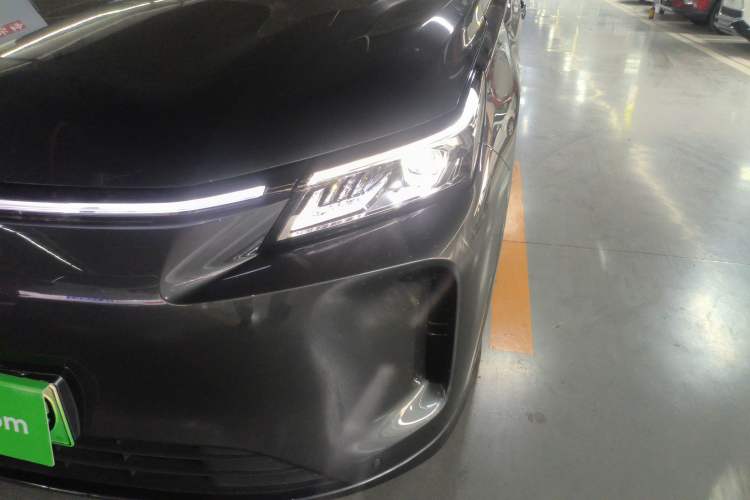 Used Landian E5 PLUS 2026 Model 165km Long-Range First-Adoption Version Ultra 5-seater Left Front Headlight
