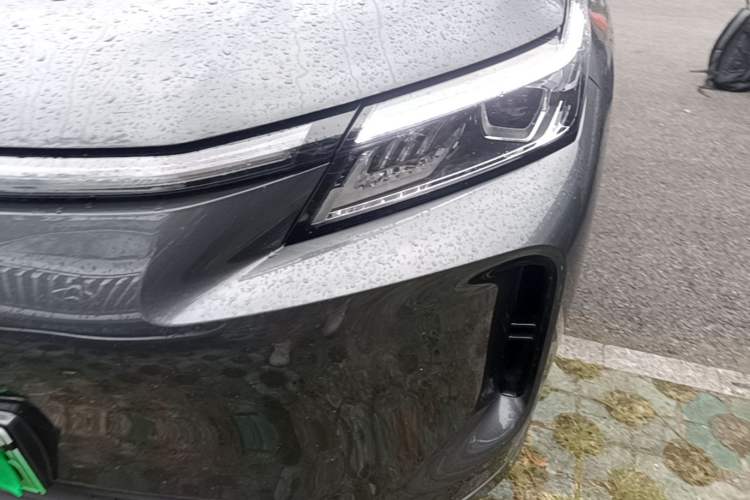 Used Landian E5 PLUS 2026 Model 165km Long-Range First-Adoption Version Ultra 7-seater Left Front Headlight