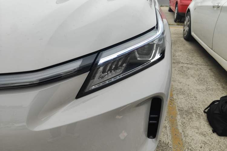 Used Landian E5 PLUS 2026 Model 230km Ultra-Long-Range Version Ultra 7-seater Left Front Headlight