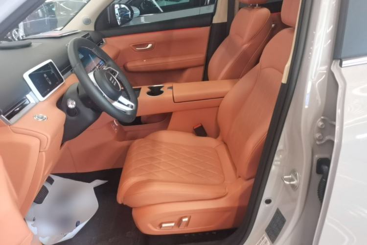 Used Landian E5 PLUS 2026 Model Standard-Range All-Wheel-Drive Performance Version Ultra Left Front Seat