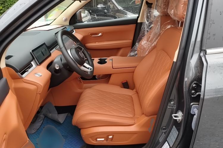 Used Landian E5 PLUS 2026 Model, 165km Long-Range First-Adoption Edition Max, 7-seater Left Front Seat