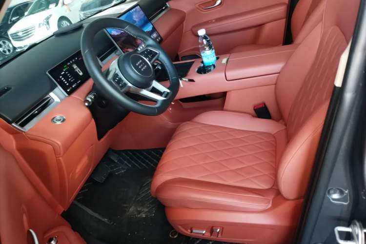 Used Landian E5 PLUS 2026 Model 165km Long-Range First-Adoption Version Ultra 7-seater Left Front Seat