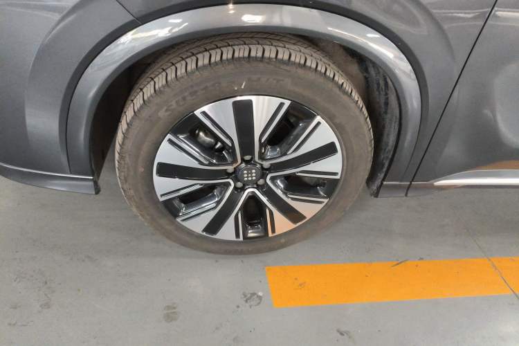 Used Landian E5 PLUS 2026 Model 165km Long-Range First-Adoption Version Ultra 5-seater Left Front Wheel Hub