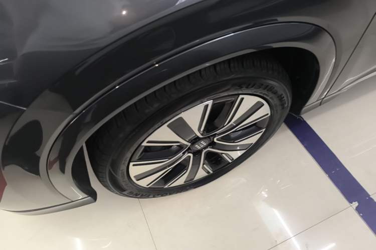 Used Landian E5 PLUS 2026 Model 165km Long-Range First-Adoption Version Ultra 7-seater Left Front Wheel Hub