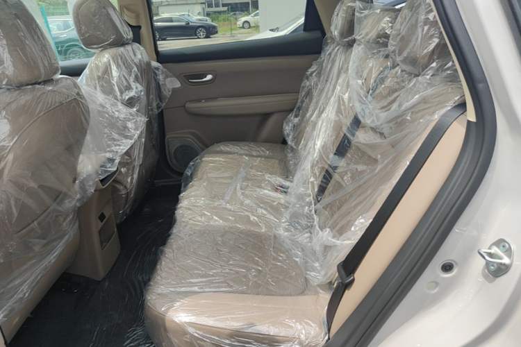 Used Landian E5 PLUS 2026 Model 230km Ultra-Long-Range Version Ultra 5-seater Left Rear Seat