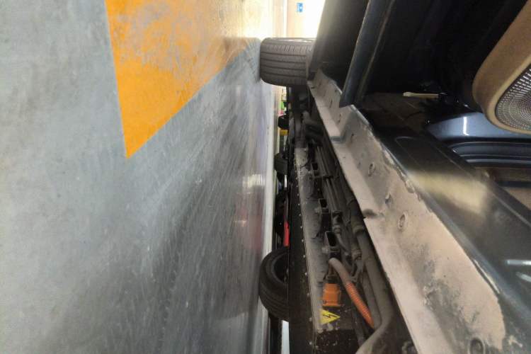 Used Landian E5 PLUS 2026 Model 165km Long-Range First-Adoption Version Ultra 5-seater Left Side Sill