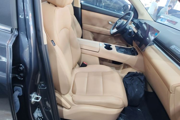 Used Landian E5 PLUS 2026 Model, 165km Long-Range First-Adoption Edition, 7-seater Right Front Seat