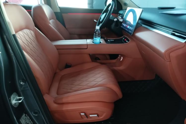 Used Landian E5 PLUS 2026 Model 165km Long-Range First-Adoption Version Ultra 7-seater Right Front Seat