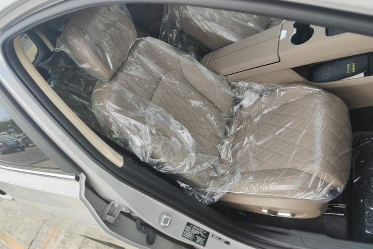 Used Landian E5 PLUS 2026 Model 230km Ultra-Long-Range Version Ultra 7-seater Right Front Seat