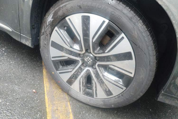 Used Landian E5 PLUS 2026 Model 165km Long-Range First-Adoption Version Ultra 7-seater Right Front Wheel Hub