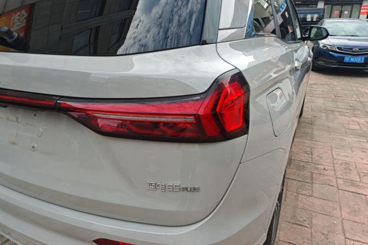 Used Landian E5 PLUS 2026 Model Standard-Range All-Wheel-Drive Performance Version Ultra Right Rear Taillight