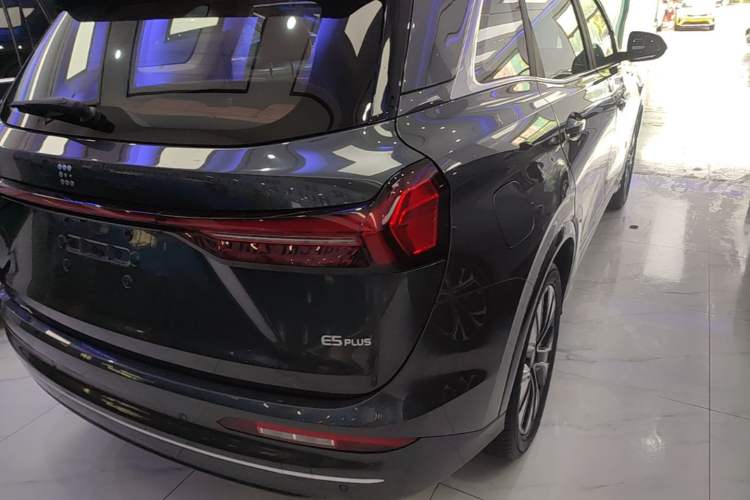 Used Landian E5 PLUS 2026 Model 165km Long-Range First-Adoption Version Ultra 7-seater Right Rear Taillight