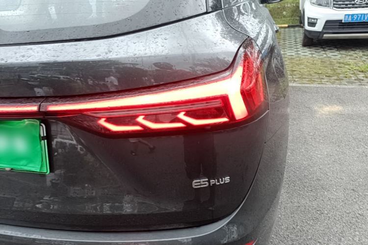 Used Landian E5 PLUS 2026 Model 165km Long-Range First-Adoption Version Ultra 7-seater Right Rear Taillight