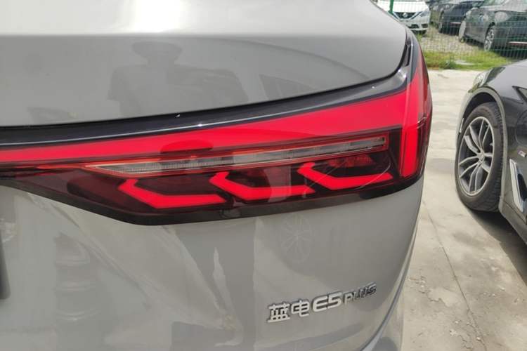 Used Landian E5 PLUS 2026 Model 230km Ultra-Long-Range Version Ultra 5-seater Right Rear Taillight