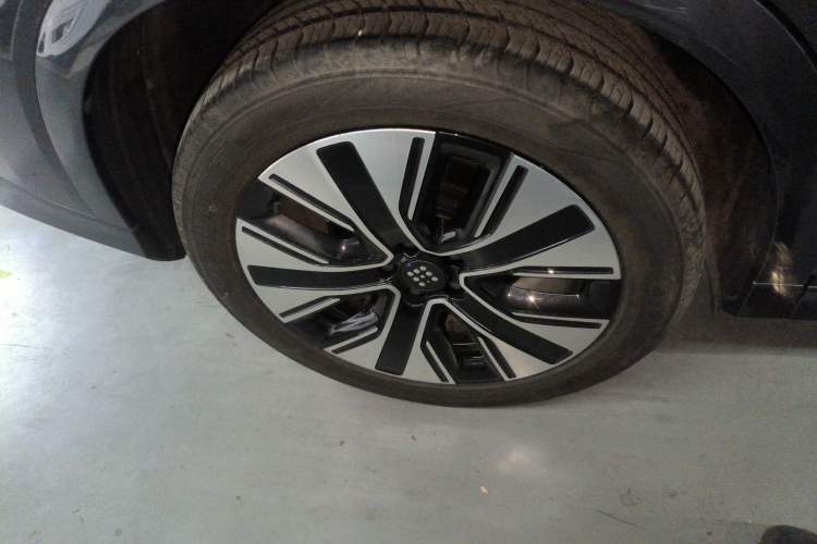 Used Landian E5 PLUS 2026 Model 165km Long-Range First-Adoption Version Ultra 5-seater Right Rear Wheel Hub