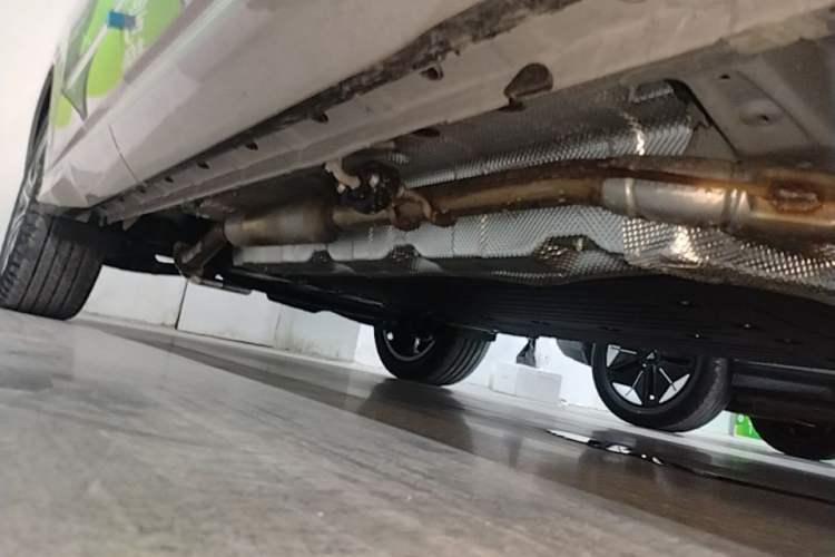 Used Landian E5 PLUS 2026 Model Standard-Range All-Wheel-Drive Performance Version Ultra Right Side Sill