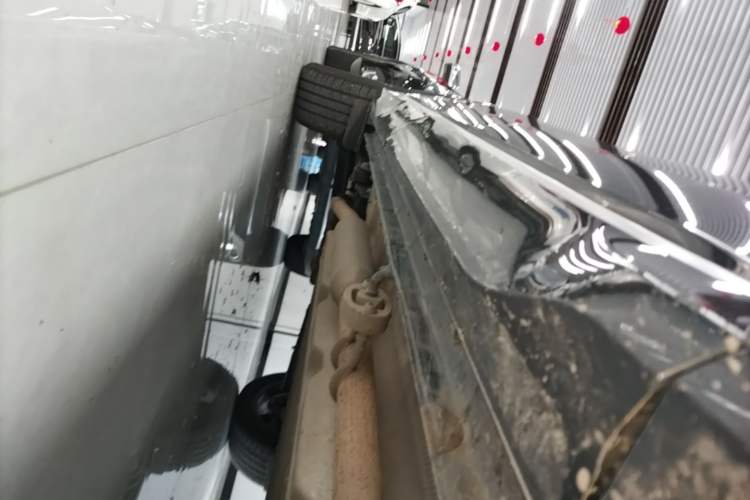 Used Landian E5 PLUS 2026 Model 165km Long-Range First-Adoption Version Ultra 7-seater Right Side Sill
