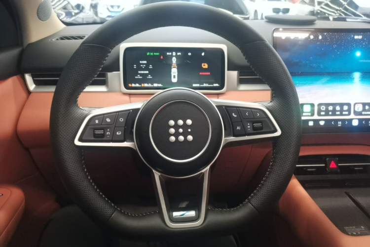 Used Landian E5 PLUS 2026 Model Standard-Range All-Wheel-Drive Performance Version Ultra Steering Wheel