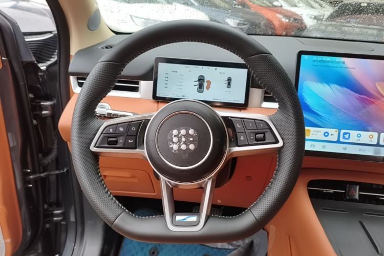 Used Landian E5 PLUS 2026 Model, 165km Long-Range First-Adoption Edition Max, 7-seater Steering Wheel