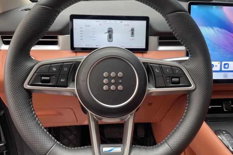 Used Landian E5 PLUS 2026 Model 165km Long-Range First-Adoption Version Ultra 7-seater Steering Wheel