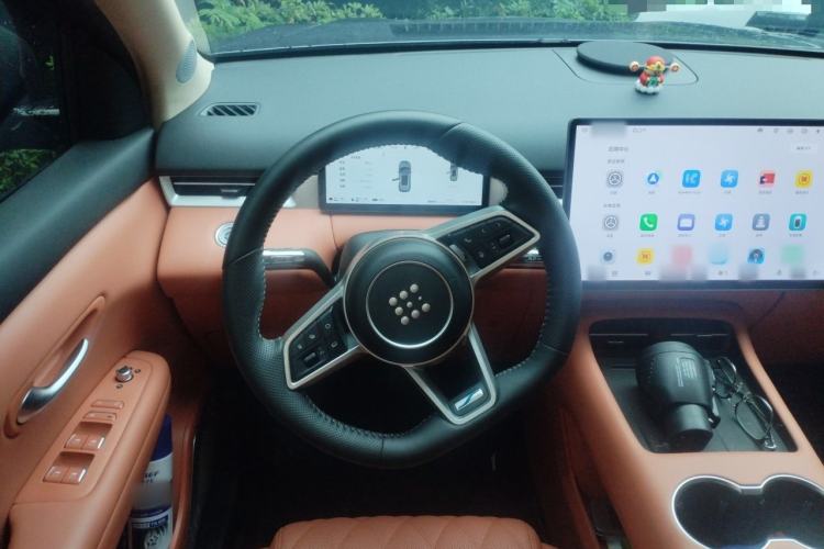 Used Landian E5 PLUS 2026 Model 165km Long-Range First-Adoption Version Ultra 7-seater Steering Wheel
