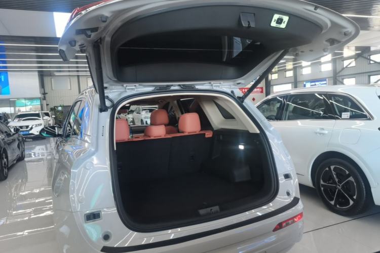 Used Landian E5 PLUS 2026 Model Standard-Range All-Wheel-Drive Performance Version Ultra Trunk