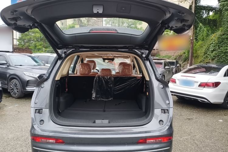 Used Landian E5 PLUS 2026 Model, 165km Long-Range First-Adoption Edition Max, 7-seater Trunk