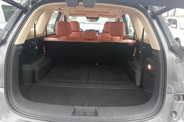 Used Landian E5 PLUS 2026 Model 165km Long-Range First-Adoption Version Ultra 7-seater Trunk