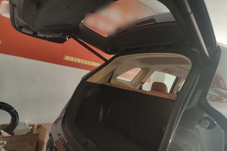 Used Landian E5 PLUS 2026 Model 165km Long-Range First-Adoption Version Ultra 7-seater Trunk