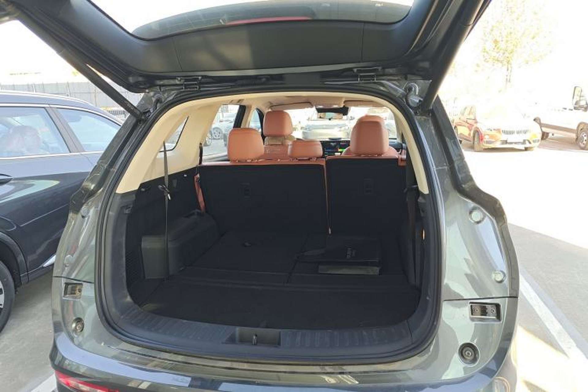Used Landian E5 PLUS 2026 Model 165km Long-Range First-Adoption Version Ultra 7-seater Trunk