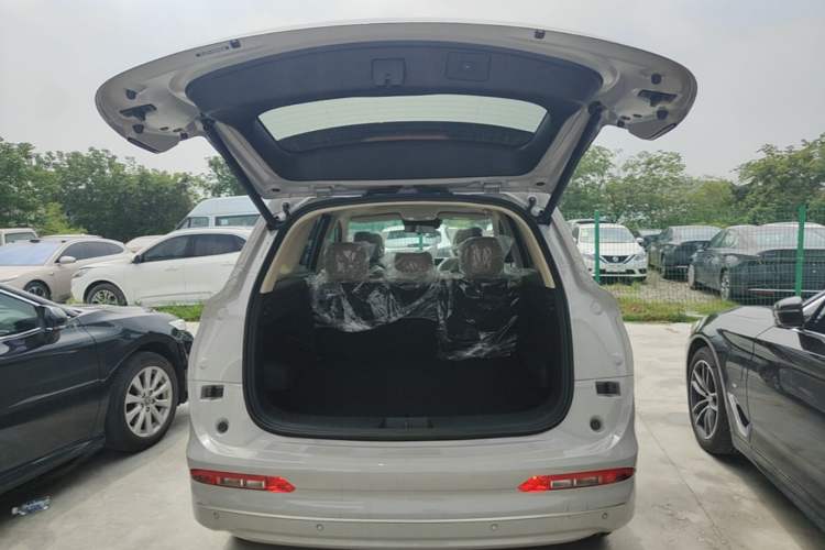 Used Landian E5 PLUS 2026 Model 230km Ultra-Long-Range Version Ultra 5-seater Trunk