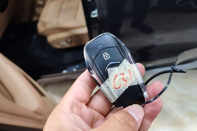 Used Landian E5 PLUS 2026 Model, 165km Long-Range First-Adoption Edition, 7-seater Vehicle Key