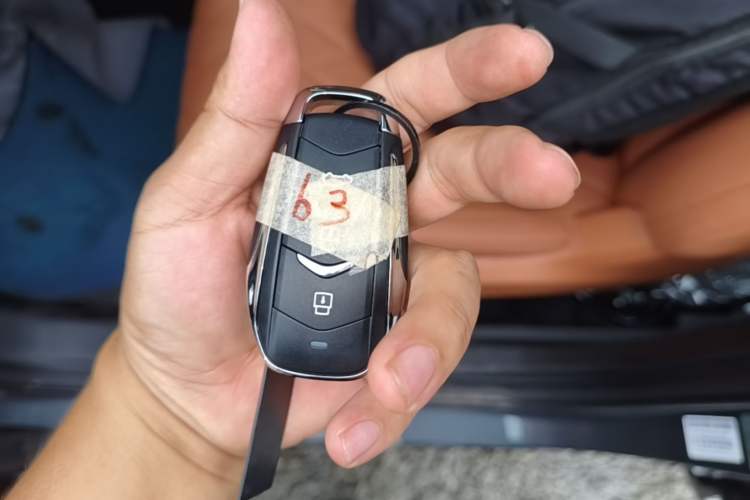 Used Landian E5 PLUS 2026 Model, 165km Long-Range First-Adoption Edition Max, 7-seater Vehicle Key