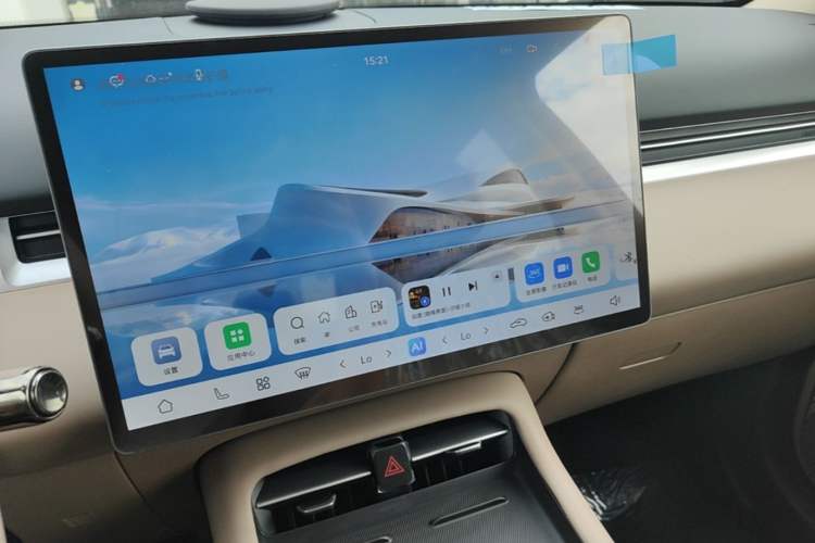 Used Landian E5 PLUS 2026 Model 230km Ultra-Long-Range Version Ultra 7-seater Audio And AC Panel