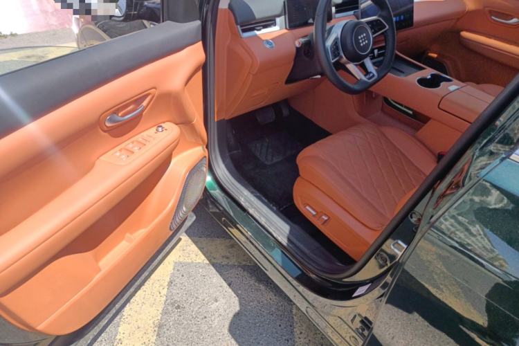 Used Landian E5 PLUS 2026 Model 165km Long-Range First-Adoption Version Ultra 7-seater Driver Seat