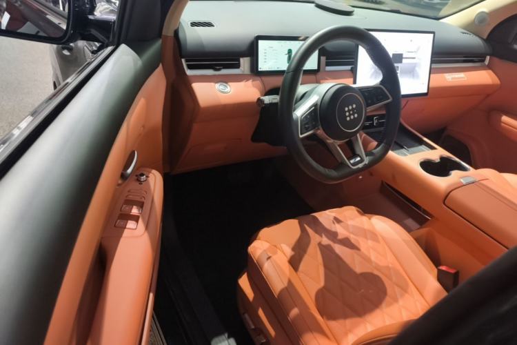 Used Landian E5 PLUS 2026 Model 165km Long-Range First-Adoption Version Ultra 7-seater Driver Seat